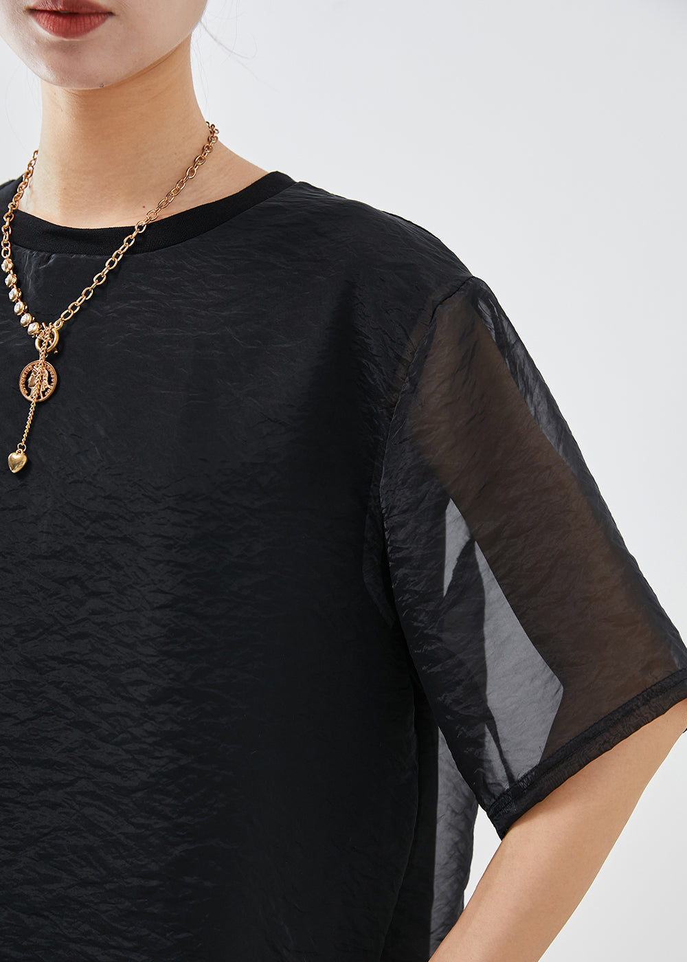 Effortlessly Elegant Top with a Timeless Design