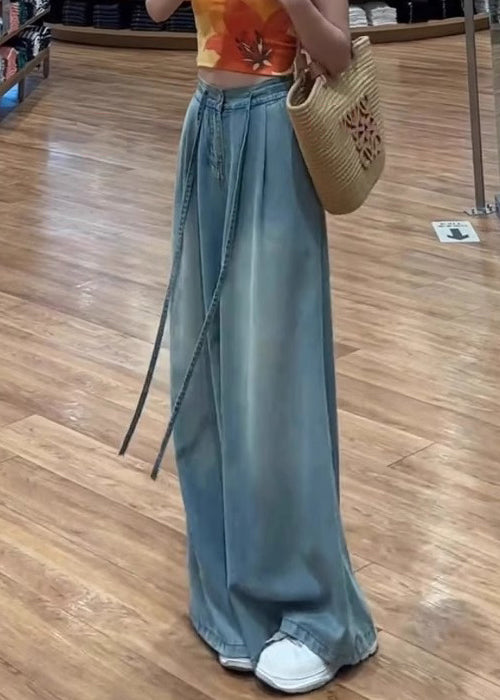 Effortlessly Elegant Pants with a Timeless Design