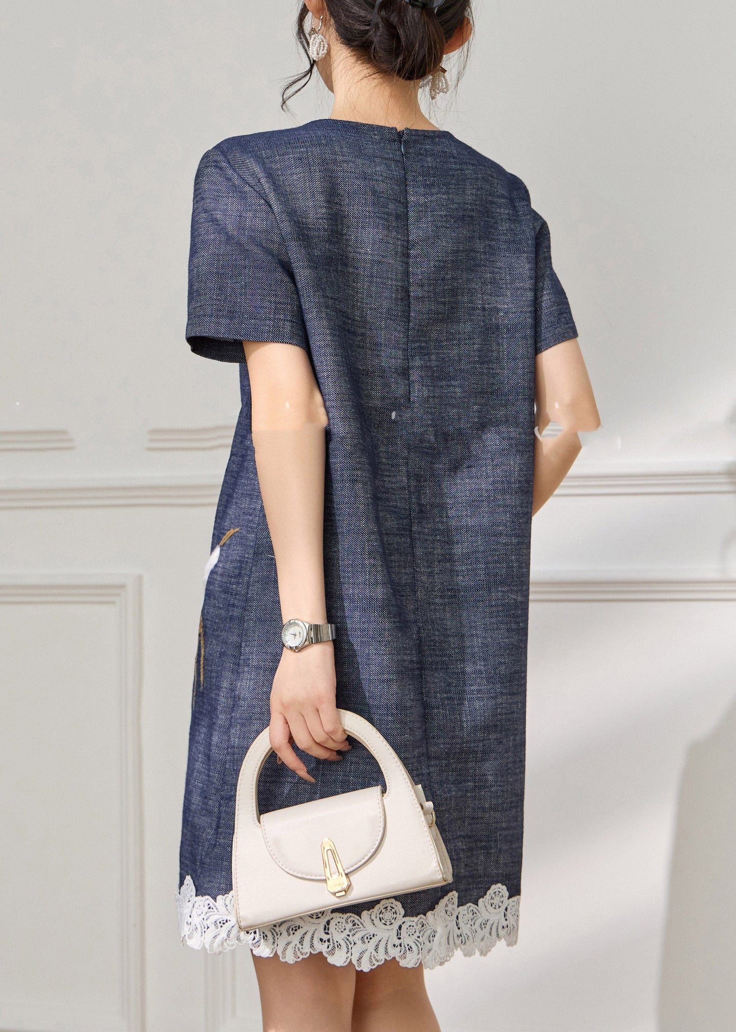 Classic Vintage Dress with a Flattering Fit