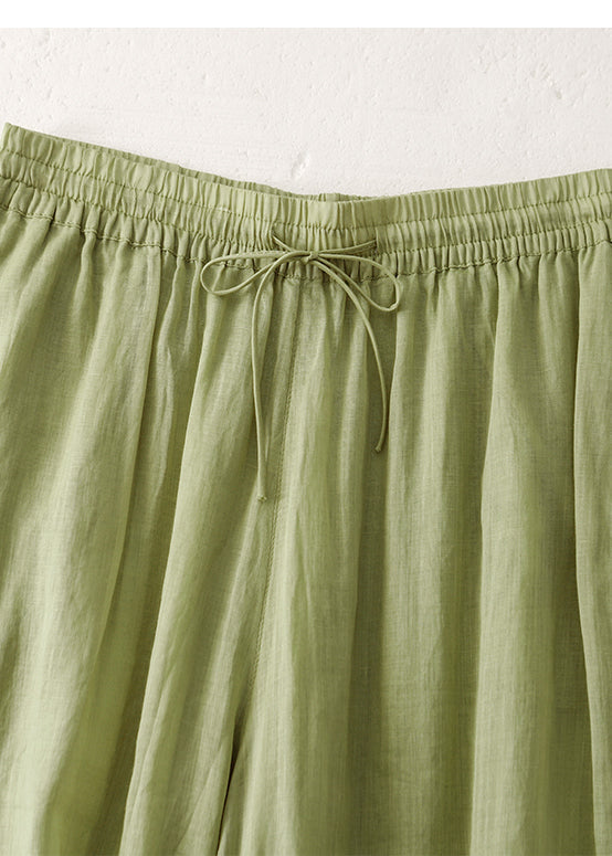 Effortlessly Elegant Pants with a Timeless Design