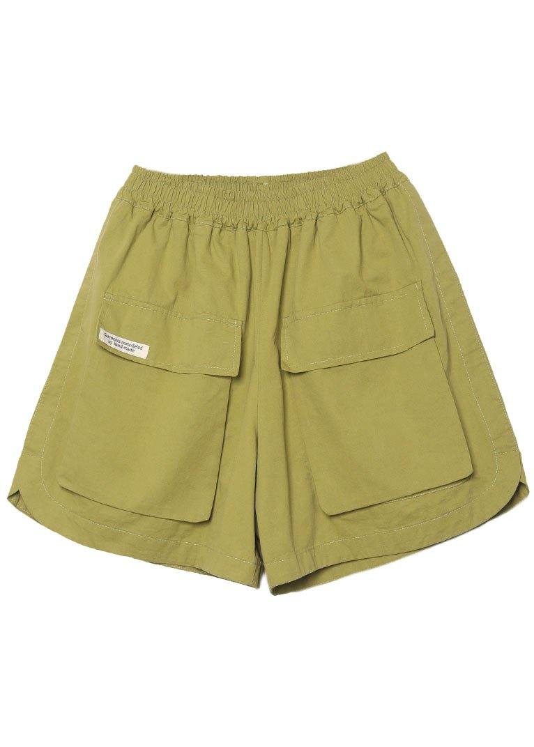 Effortlessly Elegant Pants with a Timeless Design