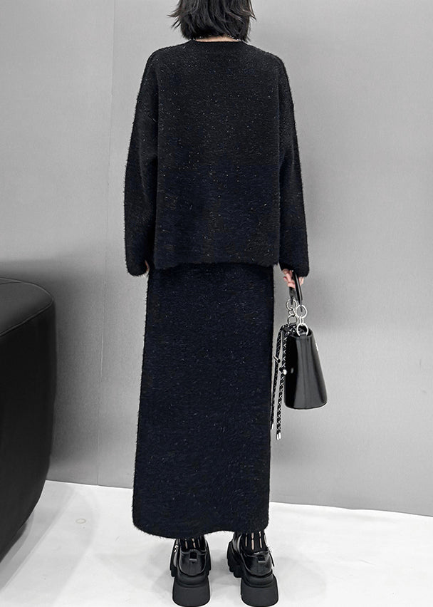 Well Tailored Sweater with a Graceful Silhouette