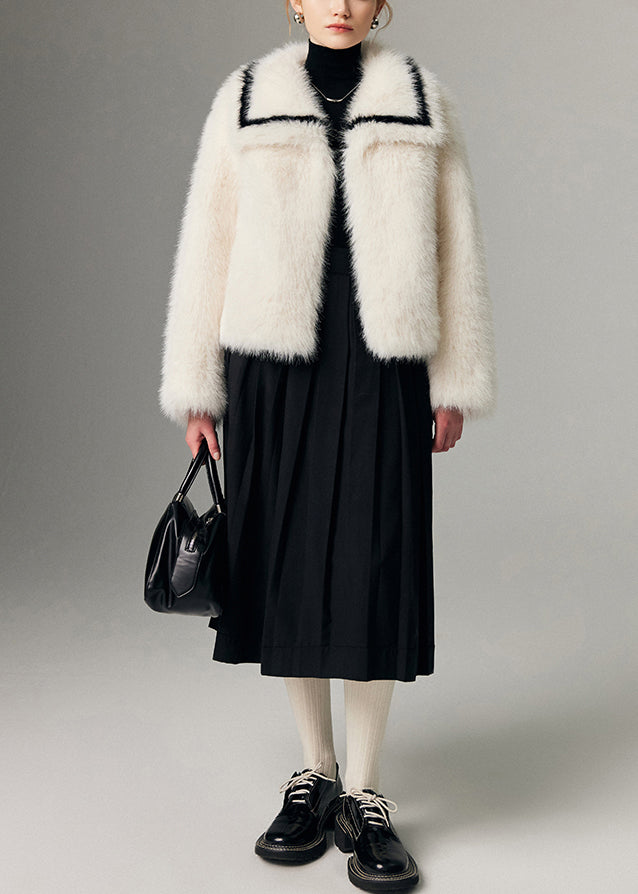 Elegantly Styled Coat for Everyday Wear