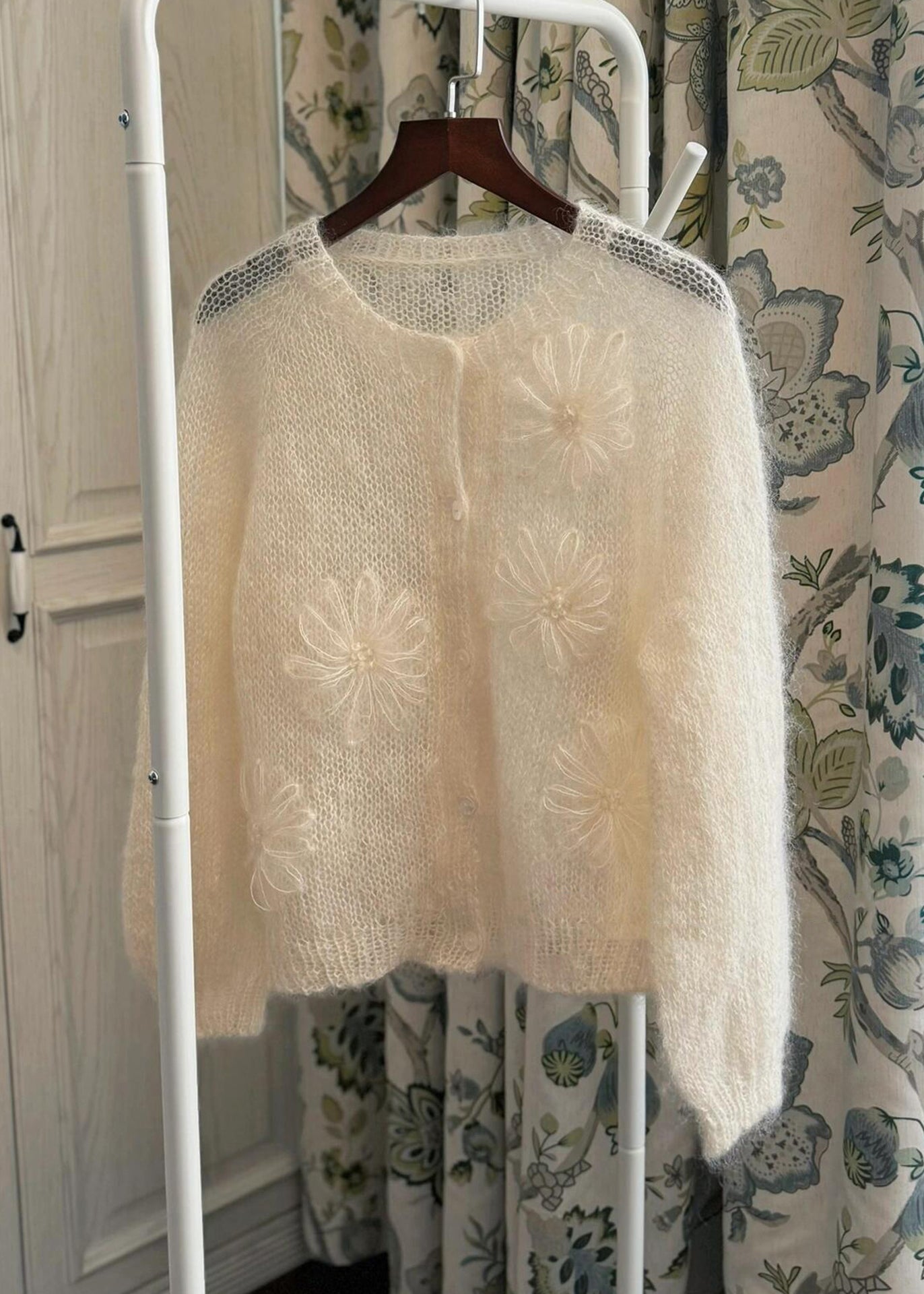 Gracefully Styled Cardigan for Any Occasion