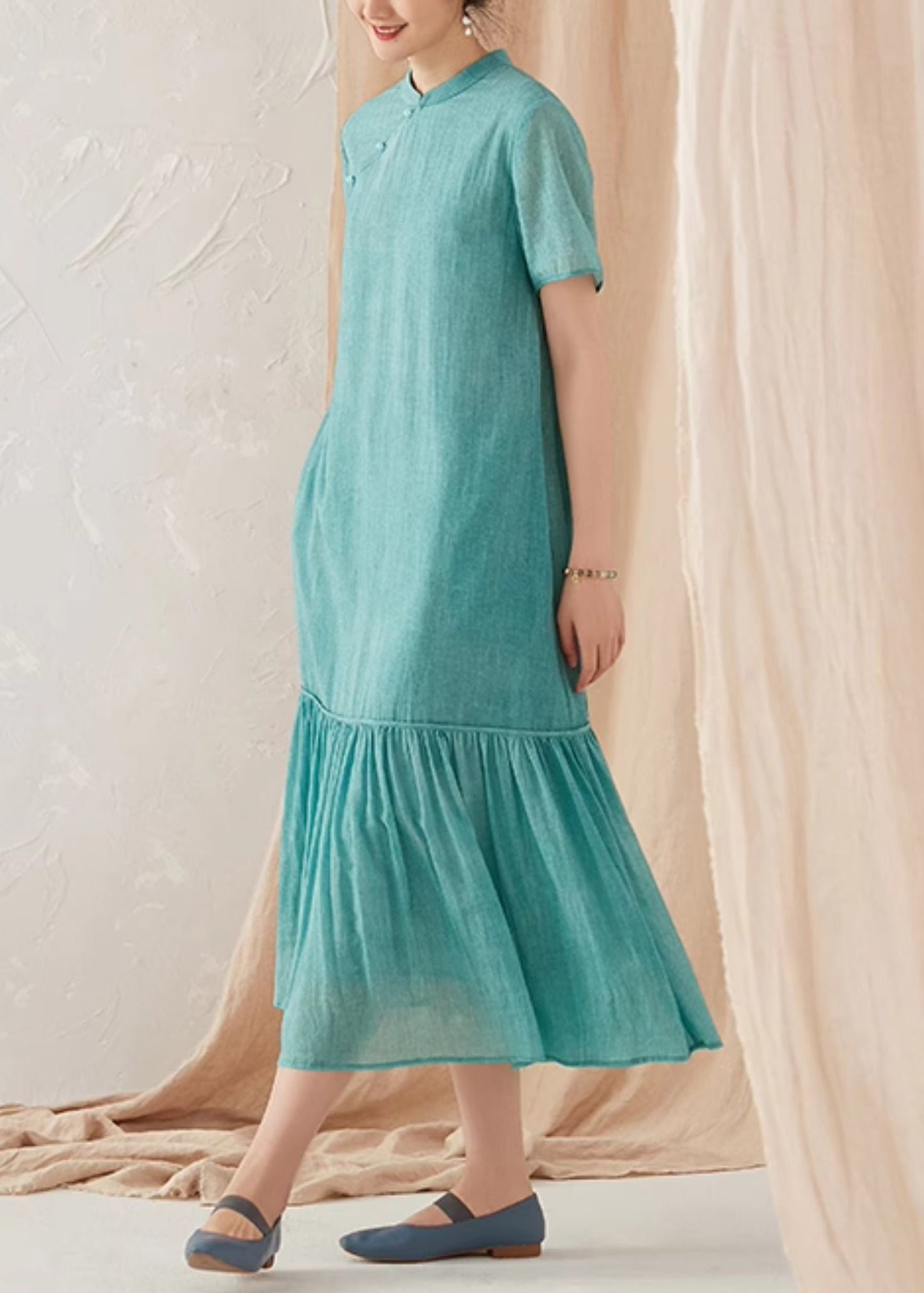Beautifully Crafted Dress in a Classic Style