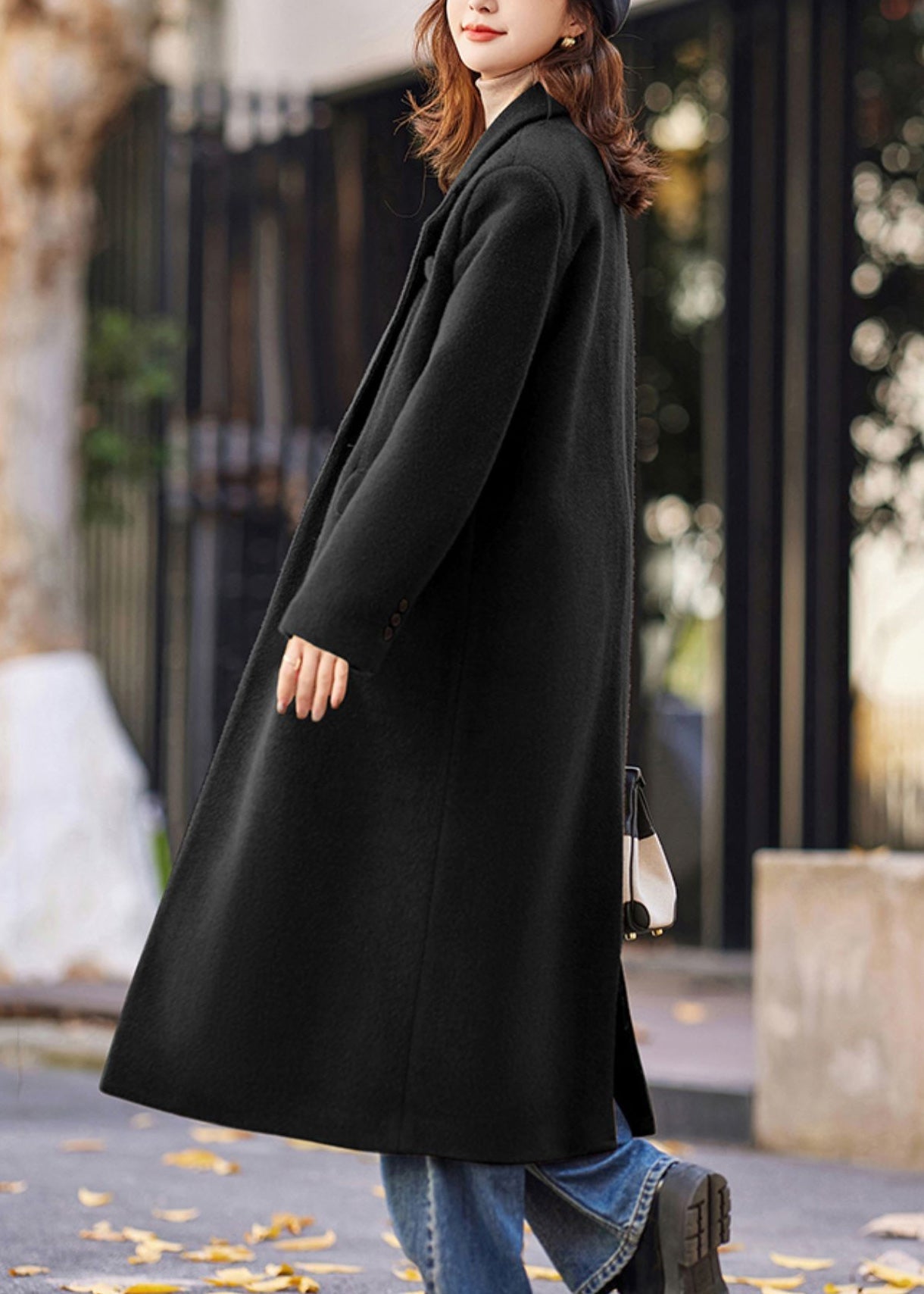 Effortlessly Elegant Coat with a Timeless Design