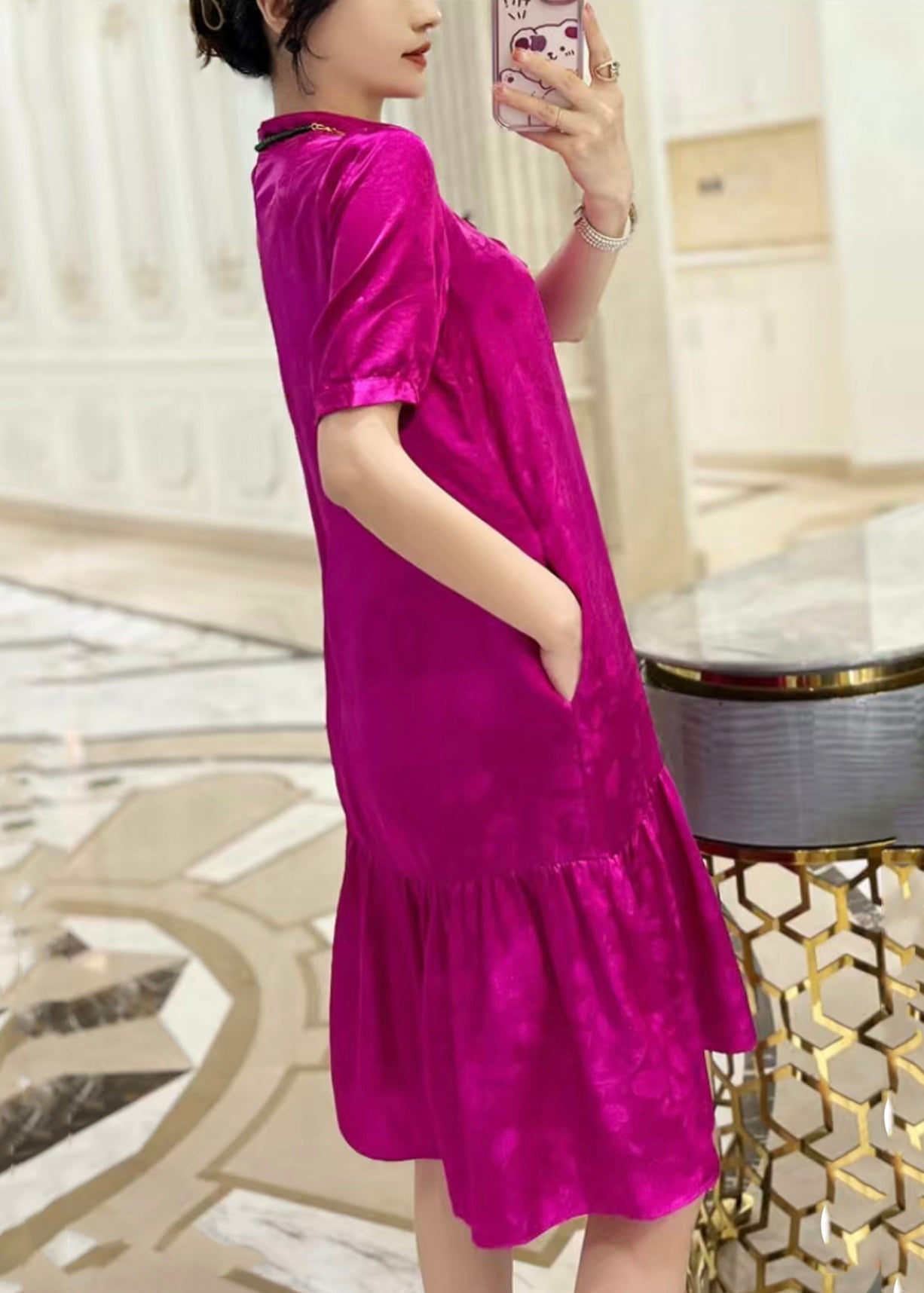Well Tailored Dress with a Graceful Silhouette