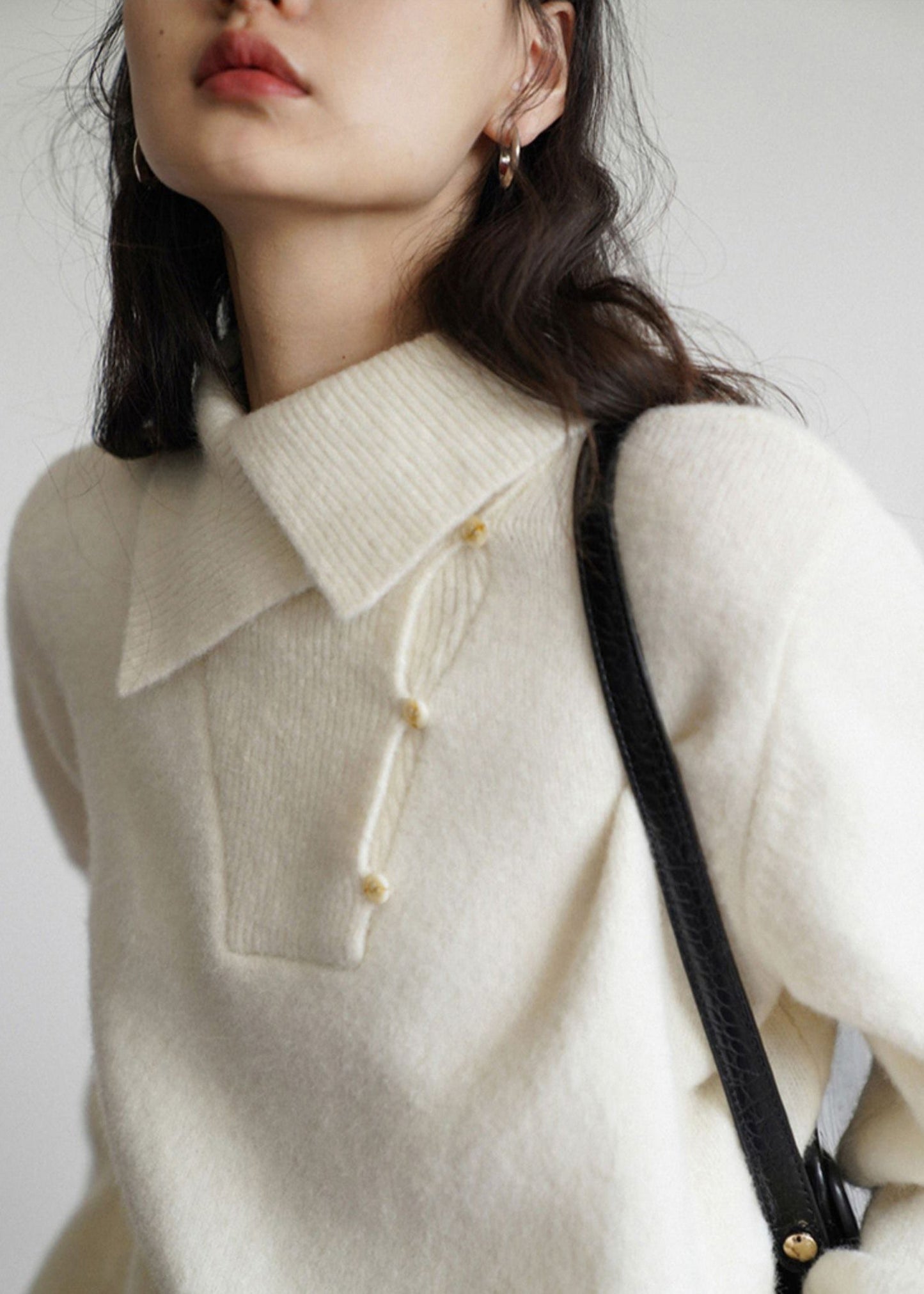 Effortlessly Elegant Sweater with a Timeless Design