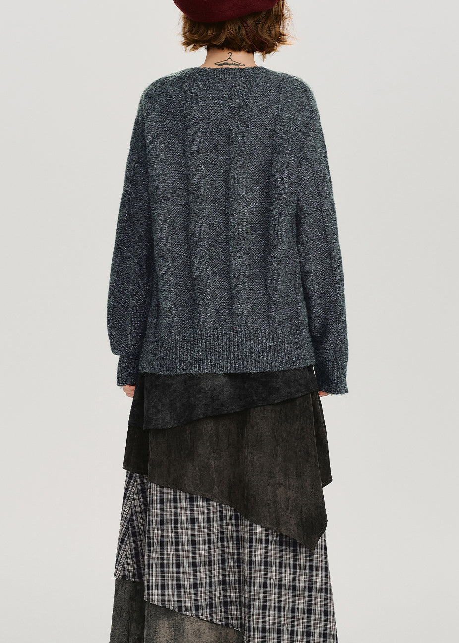 Classic Vintage Sweater with a Flattering Fit