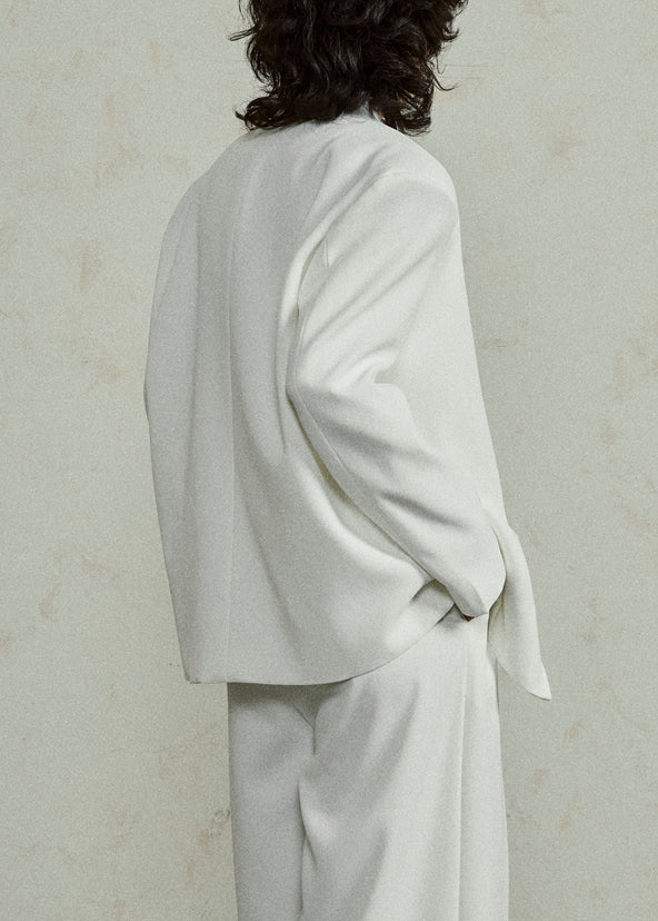Well Tailored Coat with a Graceful Silhouette