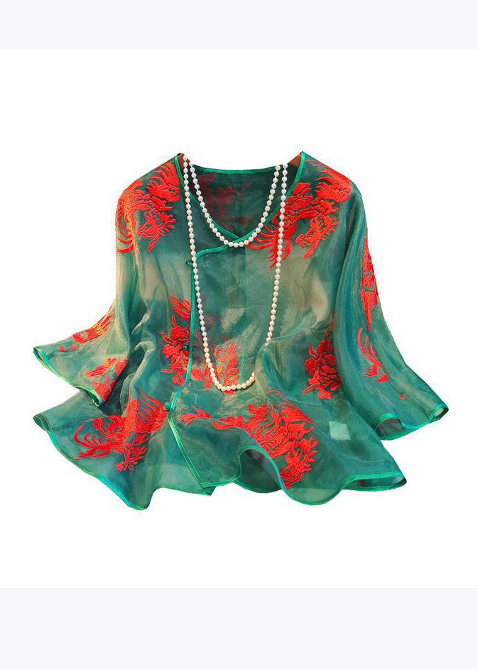 Classic Vintage Blouse with a Flattering Fit