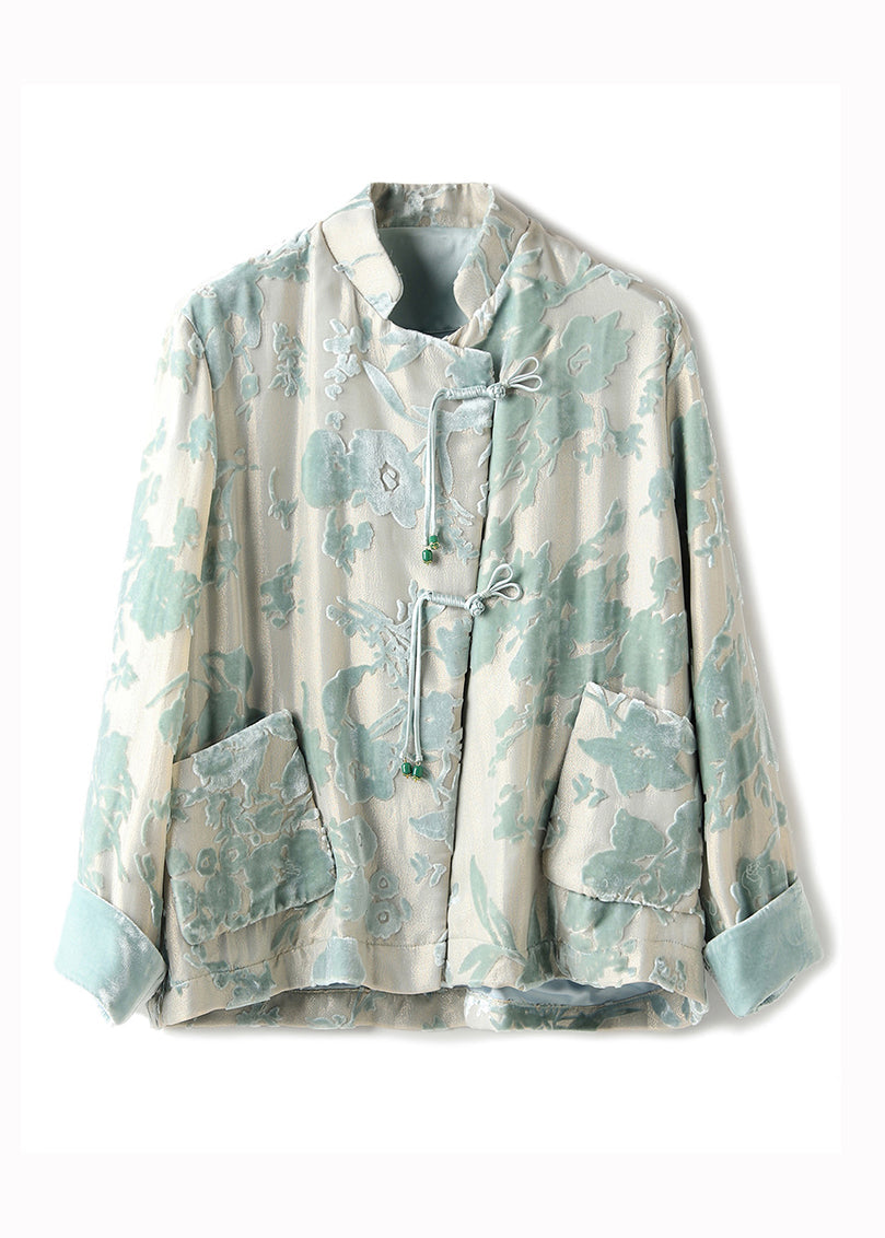 Beautifully Finished Coat in a Timeless Design