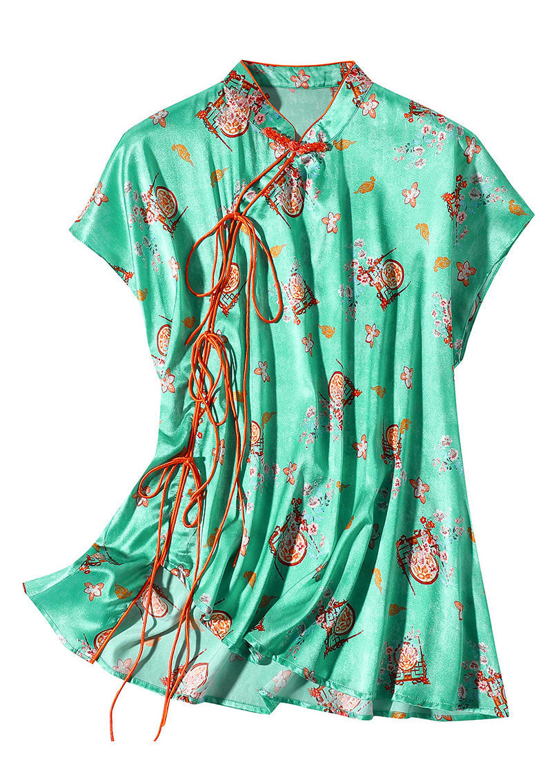 Effortlessly Elegant Top with a Timeless Design