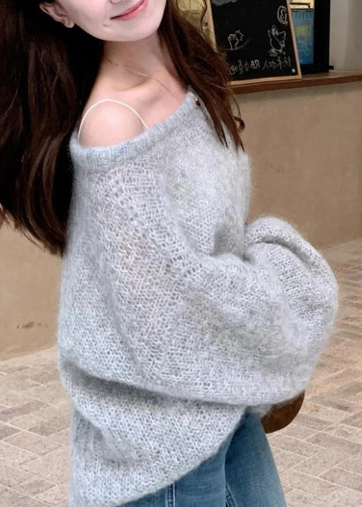 Classic Vintage Sweater with a Flattering Fit