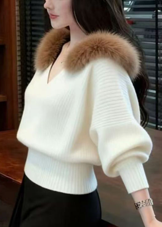 Effortlessly Elegant Sweater with a Timeless Design