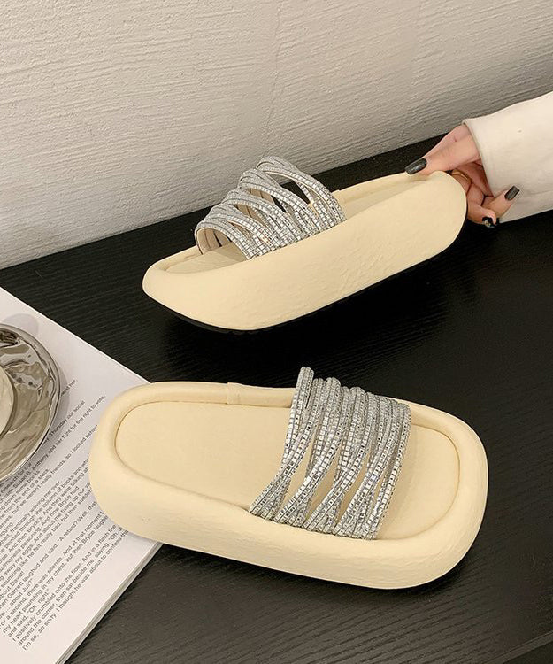Graceful Orthopedic Sandals for Modern Look