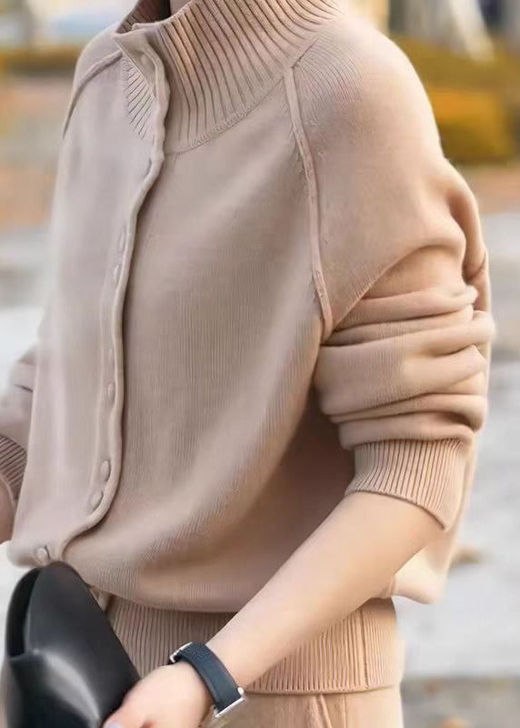 Gracefully Styled Coat for Any Occasion