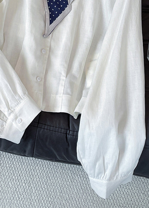 Sophisticated Blouse with a Clean Classic Look