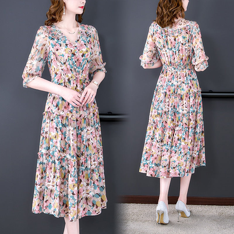 Effortlessly Elegant Dress with a Timeless Design
