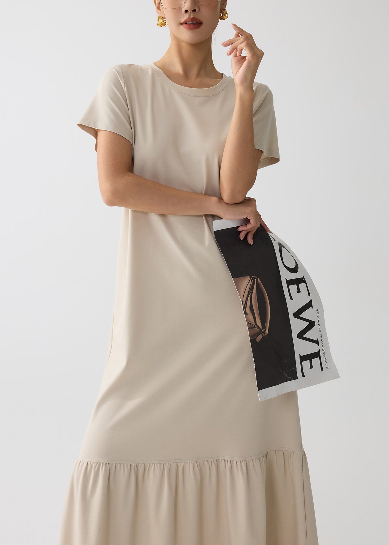 Beautifully Finished Dress in a Timeless Design