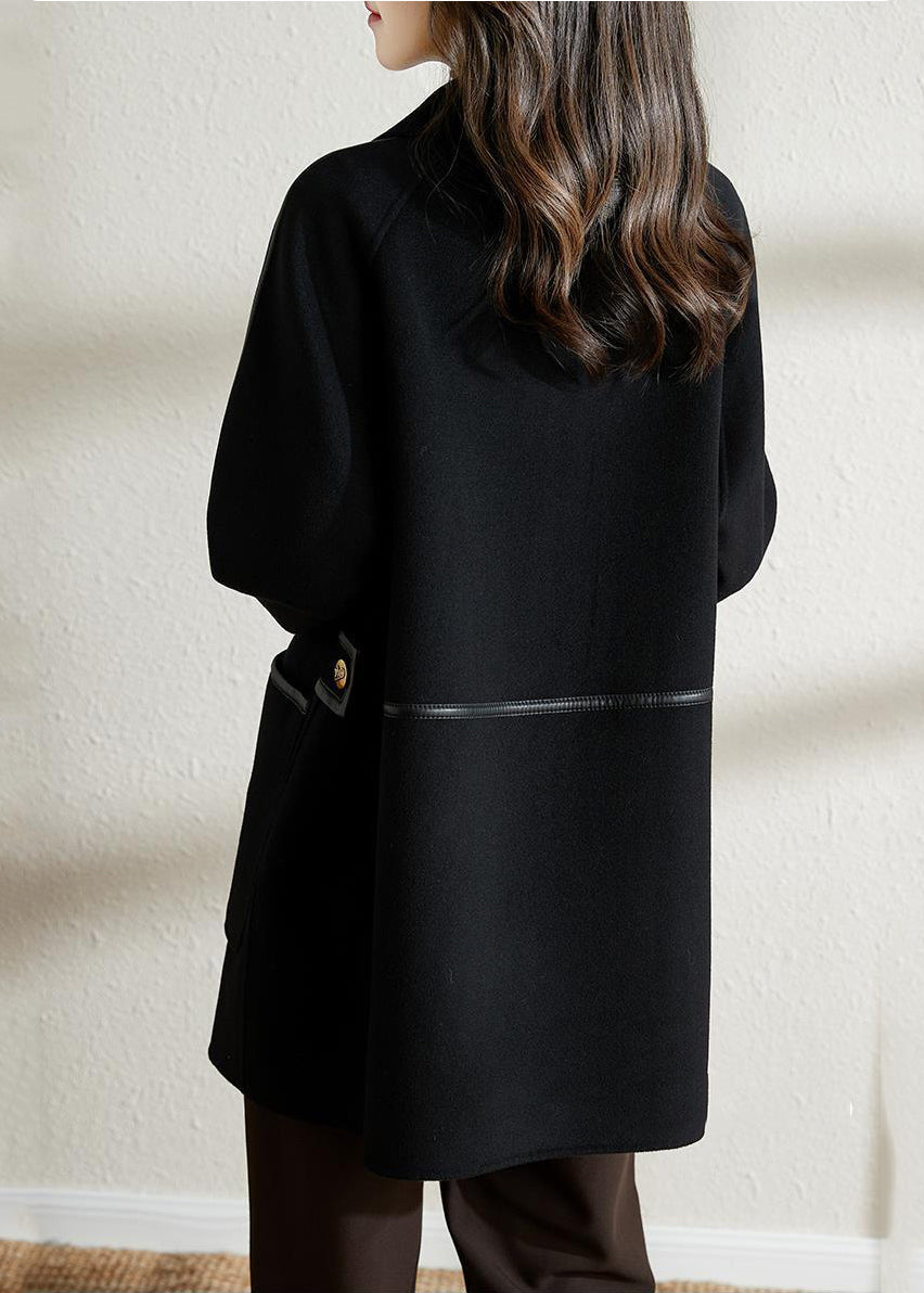 Well Tailored Coat with a Graceful Silhouette