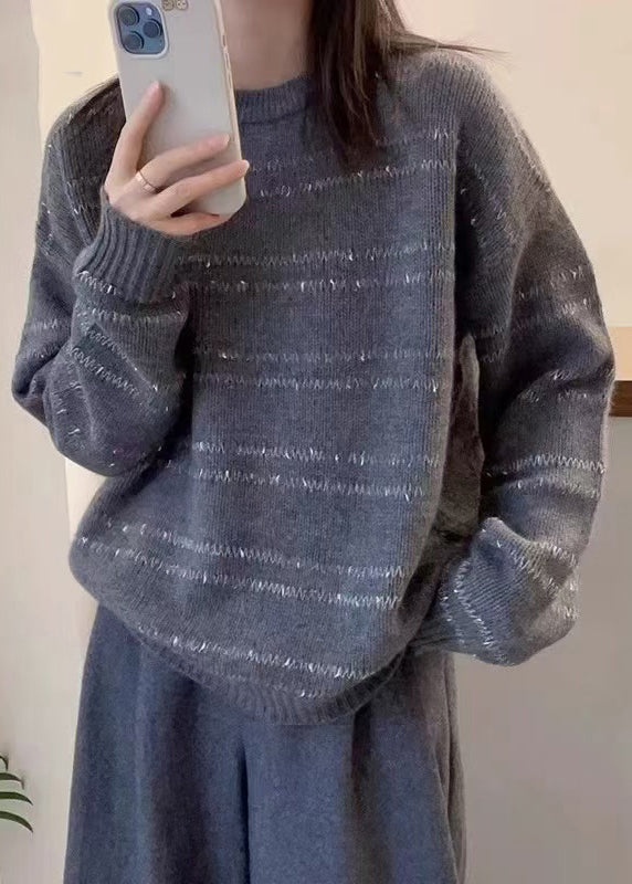 Classic Vintage Sweater with a Flattering Fit
