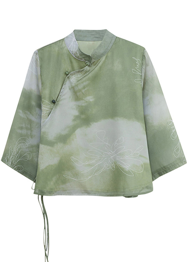 Well Tailored Blouse with a Graceful Silhouette