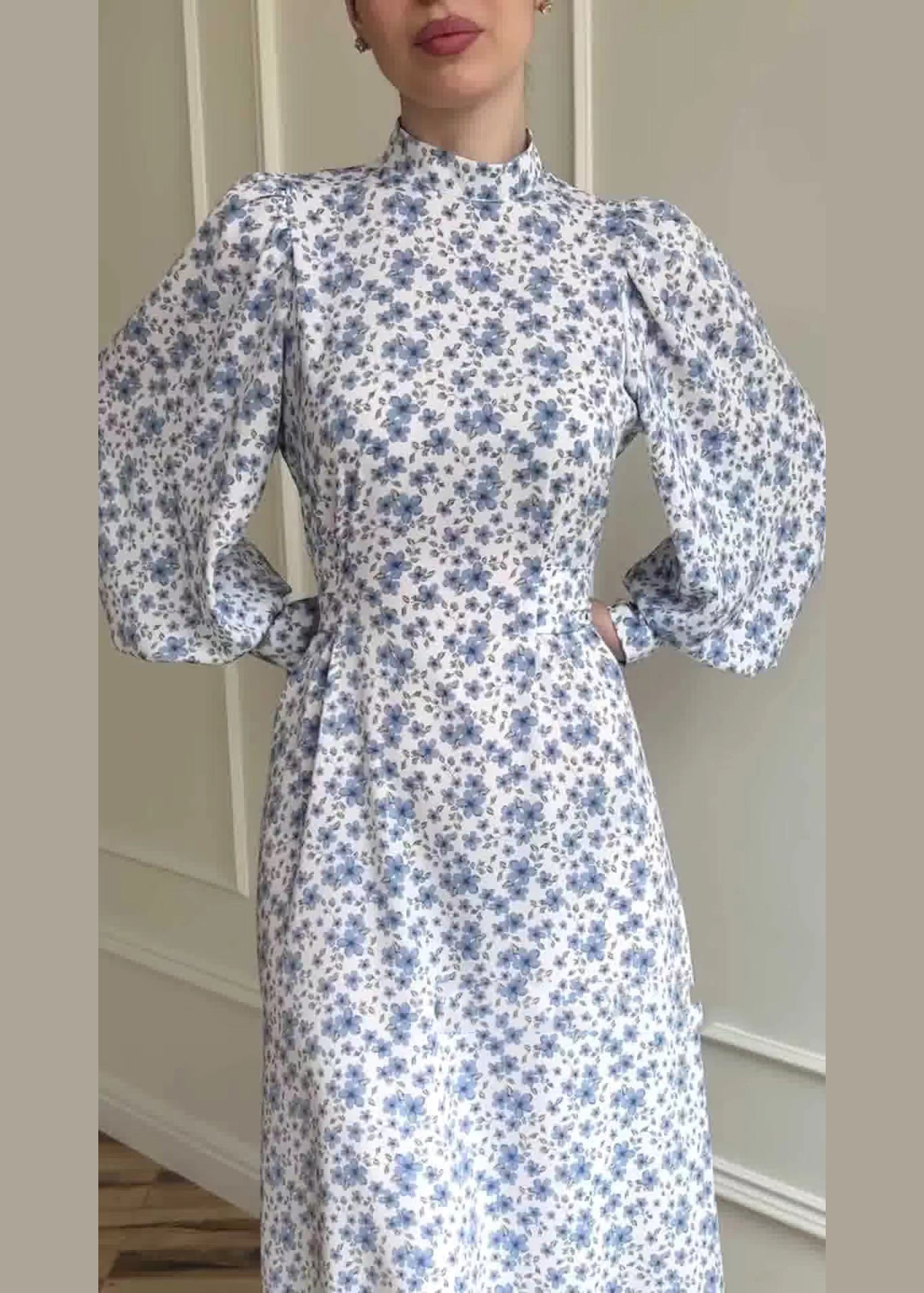 Classic Vintage Dress with a Flattering Fit