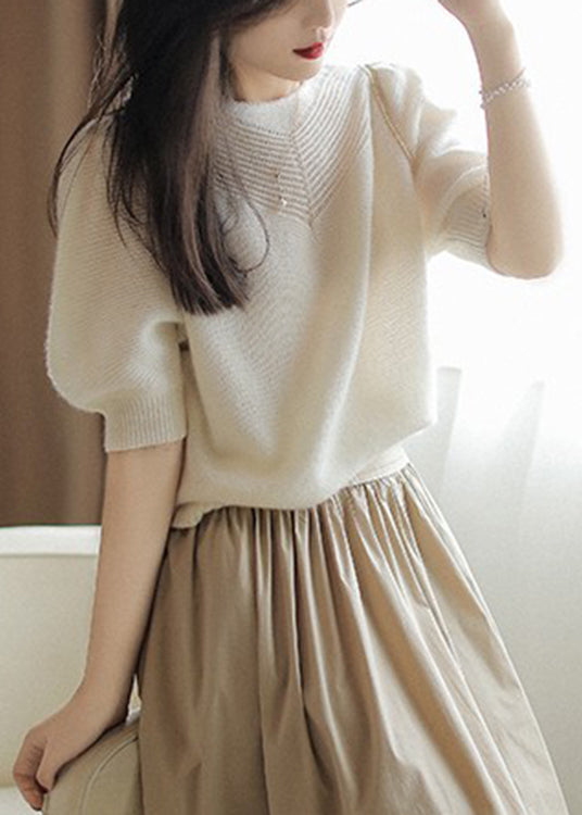 Well Tailored Sweater with a Graceful Silhouette