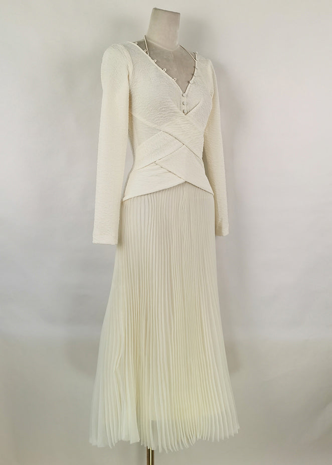 Effortlessly Elegant Dress with a Timeless Design