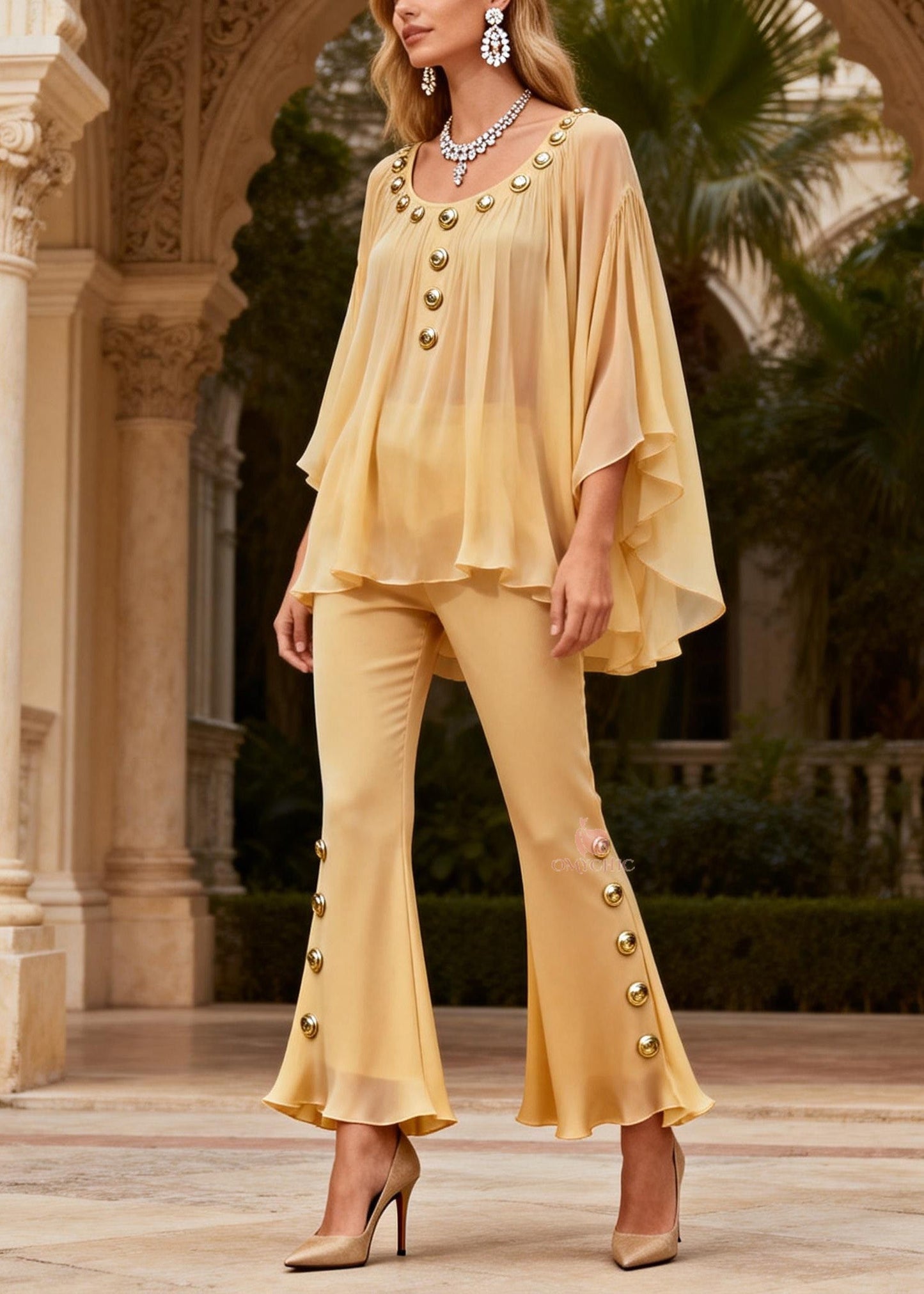 Effortlessly Elegant Garment with a Timeless Design