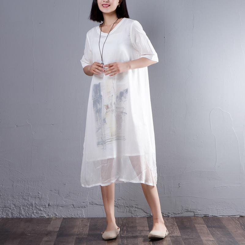 Beautifully Finished Dress in a Timeless Design