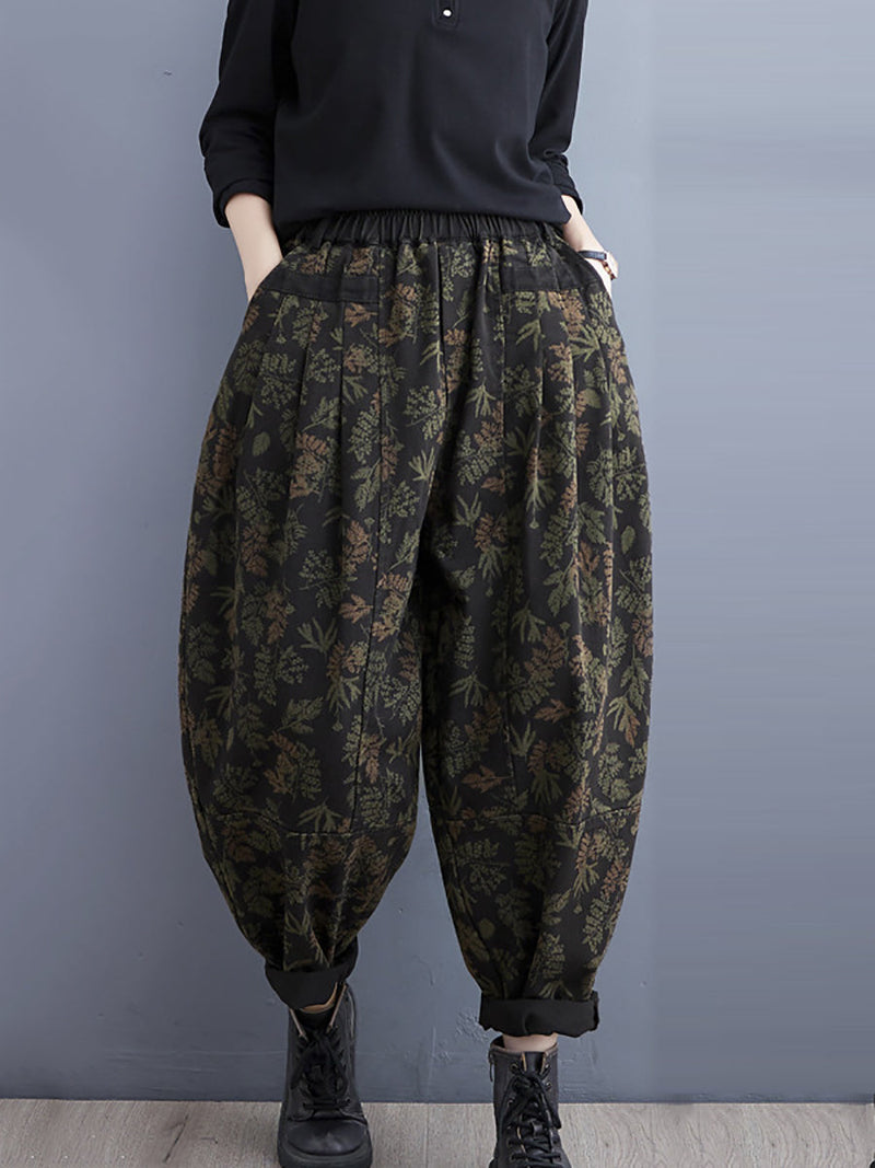 Effortlessly Elegant Pants with a Timeless Design