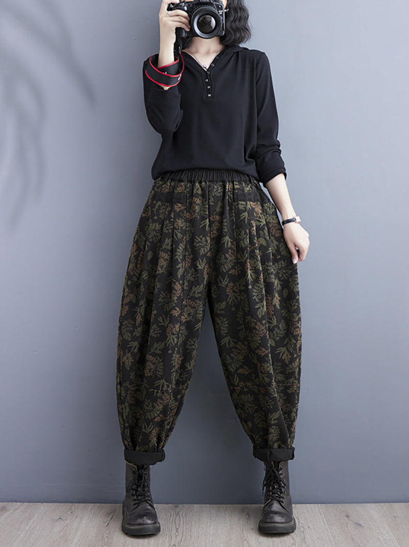 Effortlessly Elegant Pants with a Timeless Design
