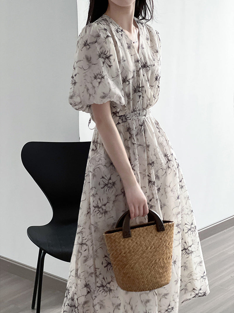 Classic Vintage Dress with a Flattering Fit