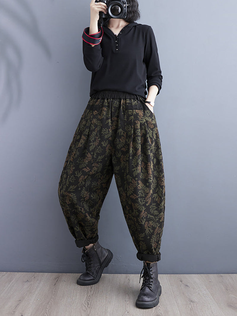 Effortlessly Elegant Pants with a Timeless Design