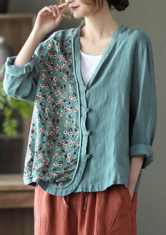 Classic Vintage Top with a Flattering Fit