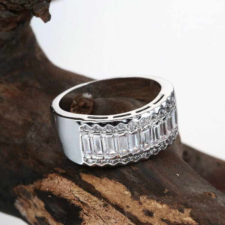 Klassisk Ring med tidløs elegance