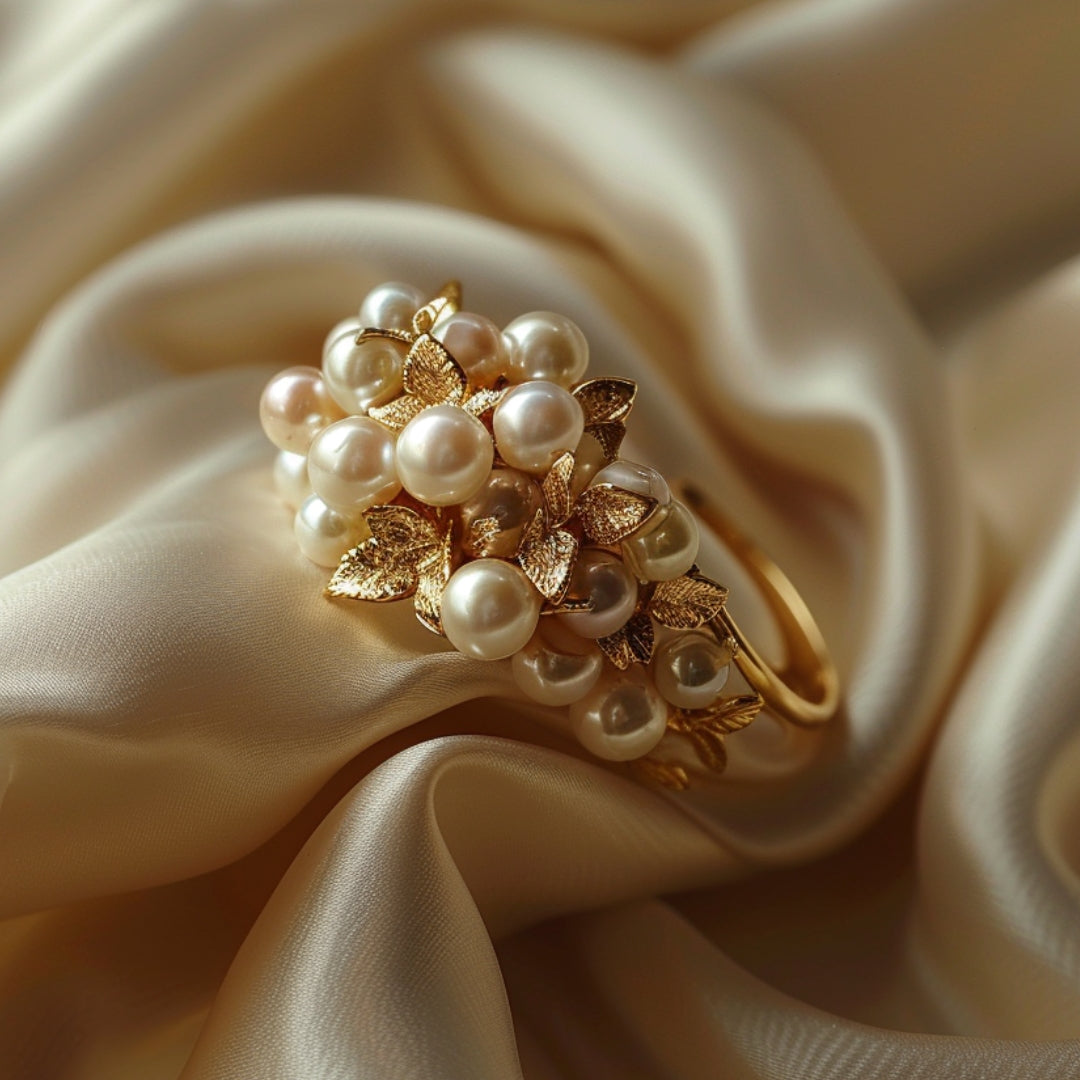 Inlaid Pearls Flower Ring