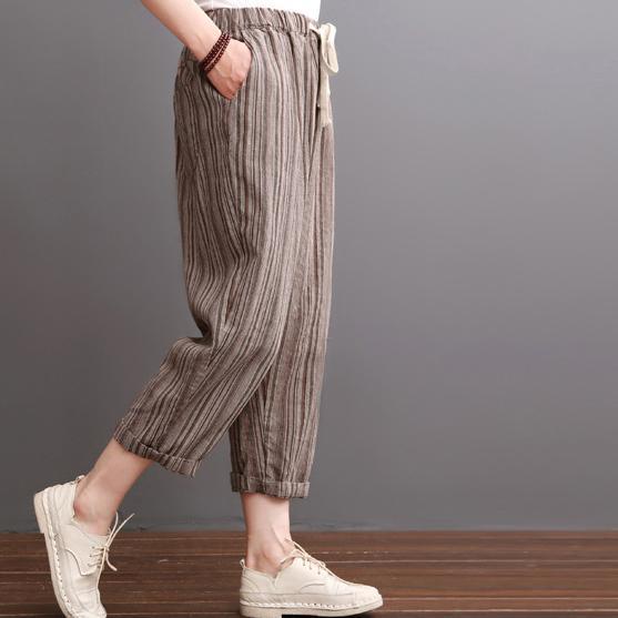 Effortlessly Elegant Pants with a Timeless Design