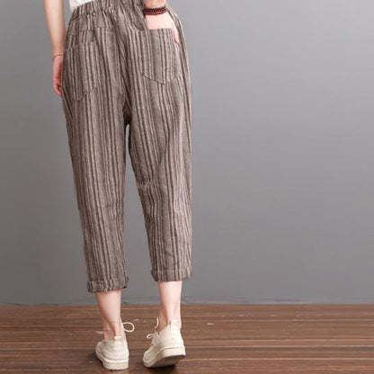Effortlessly Elegant Pants with a Timeless Design