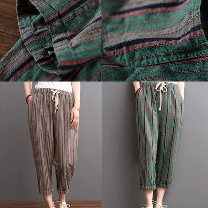 Effortlessly Elegant Pants with a Timeless Design