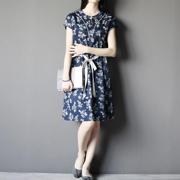 Beautifully Finished Dress in a Timeless Design