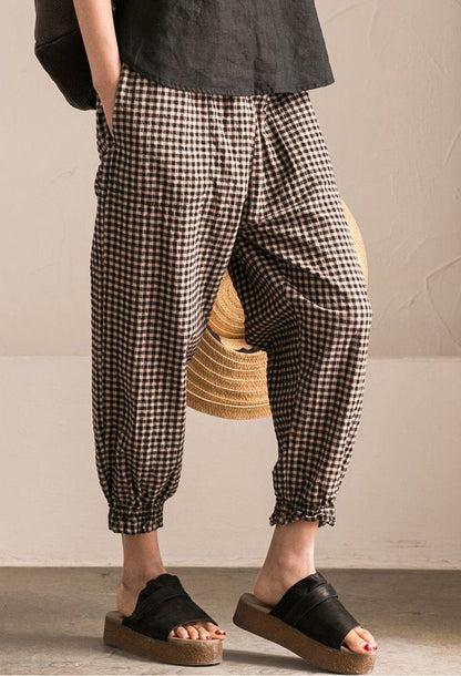 Effortlessly Elegant Pants with a Timeless Design