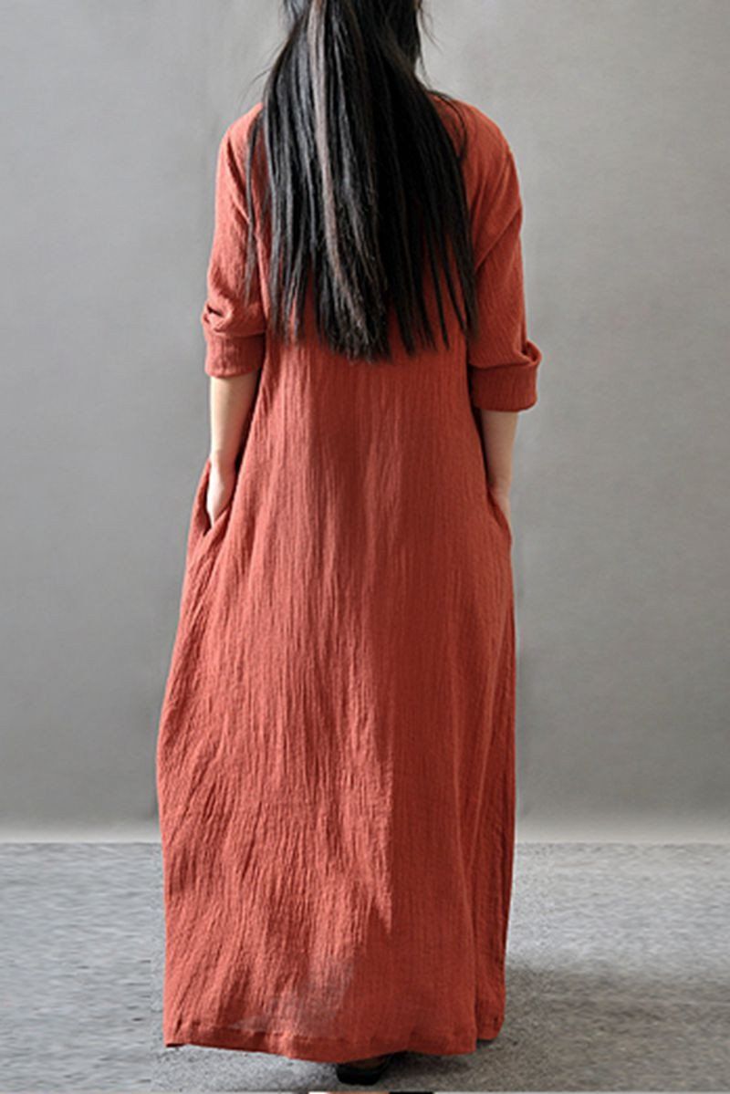 Beautifully Finished Dress in a Timeless Design