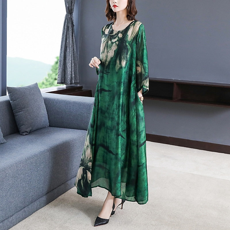 Classic Vintage Dress with a Flattering Fit