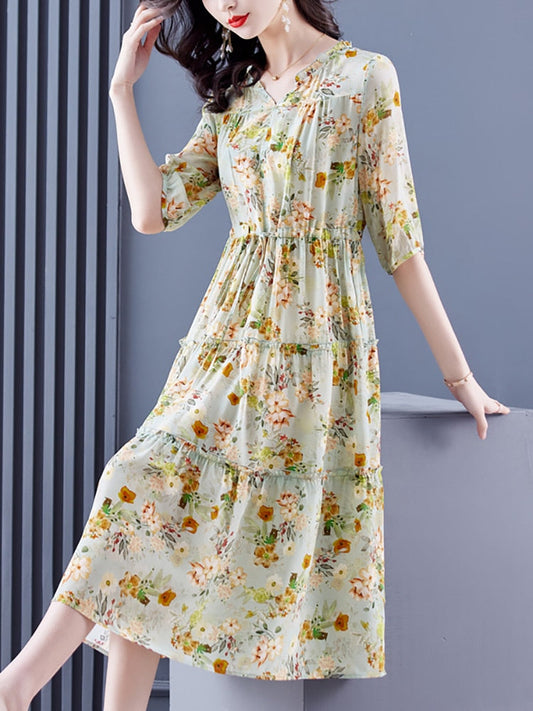 Classic Vintage Dress with a Flattering Fit