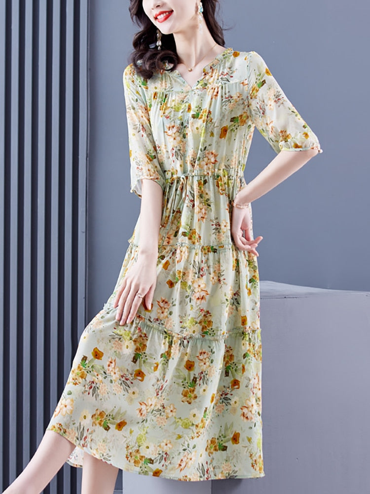 Classic Vintage Dress with a Flattering Fit