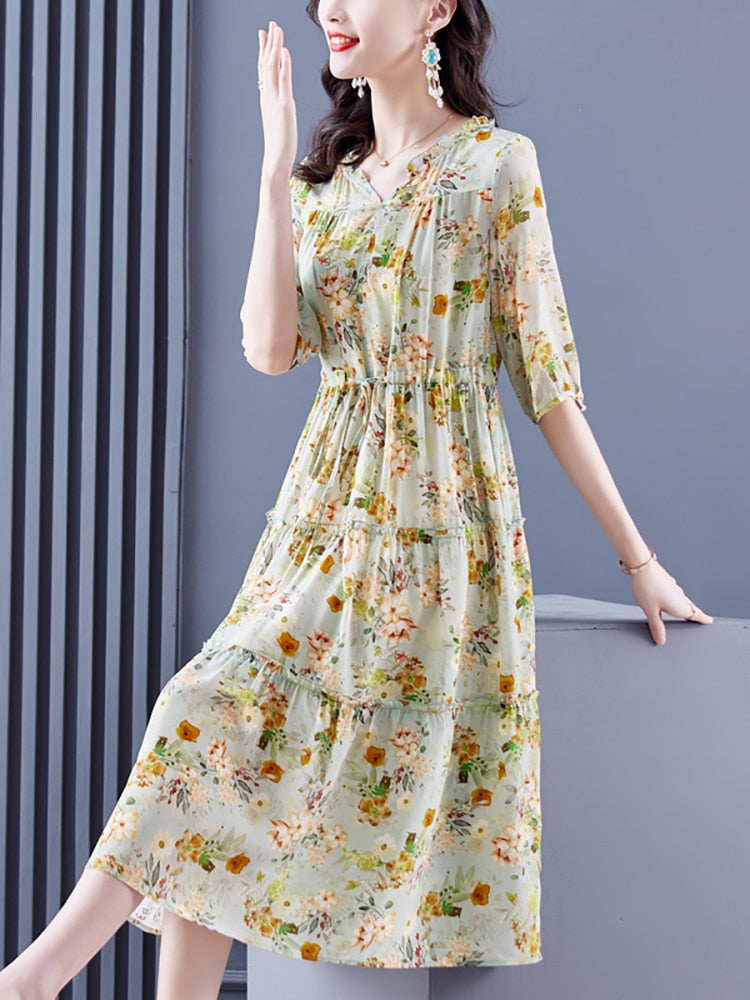 Classic Vintage Dress with a Flattering Fit