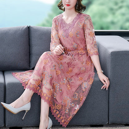 Effortlessly Elegant Dress with a Timeless Design